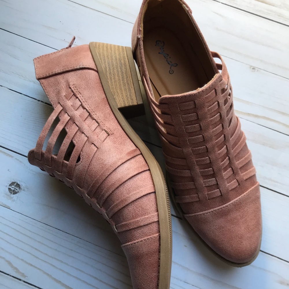 The SYDNEY Mauve Booties - Picture 4 of 5